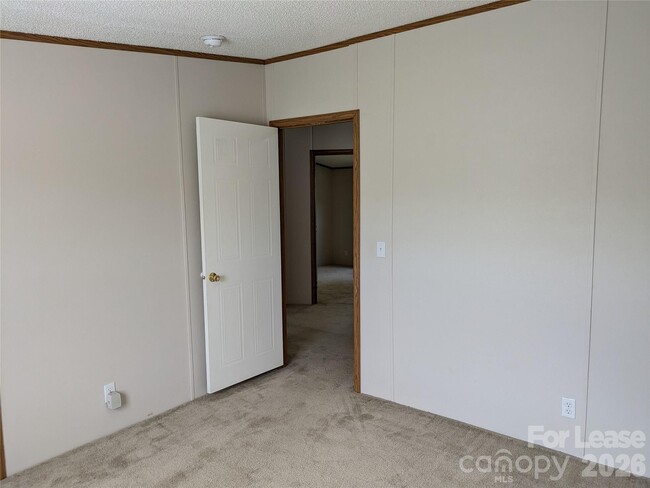 Building Photo - 338 Weathers Creek Rd