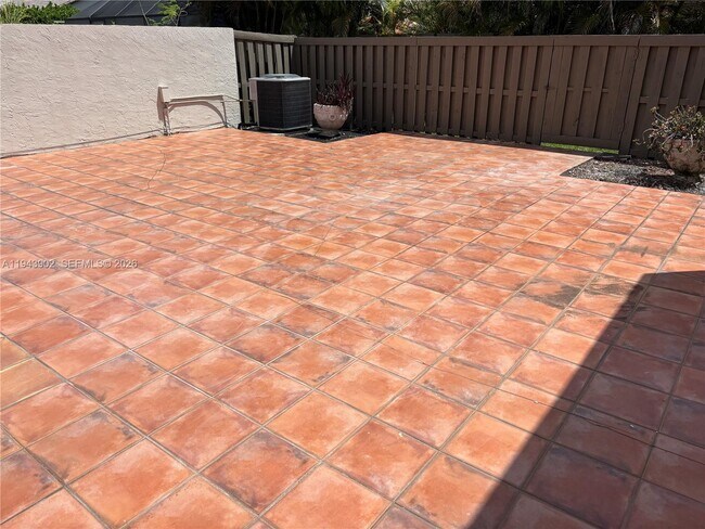 Building Photo - 8589 SW 115th Pl