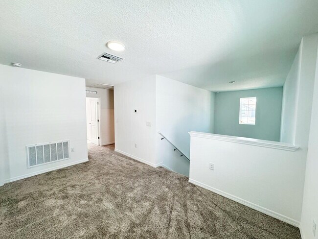 Building Photo - Single Family 4 Bedroom Home for Rent