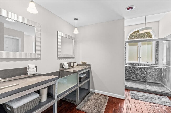 Building Photo - 709 Normandy Rd