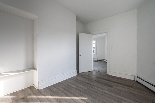 Building Photo - 4913 Yew St