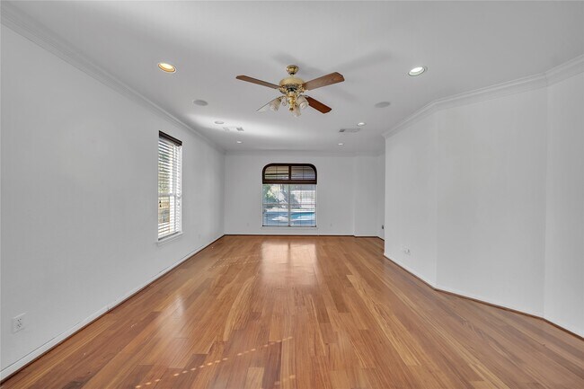 Building Photo - 1423 Meadow Lakes Dr