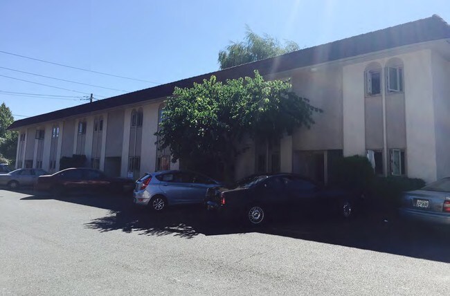 Building Photo - Park Shore Apartment