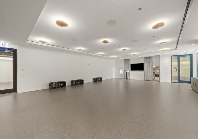 Building Photo - 211 N Harbor Dr