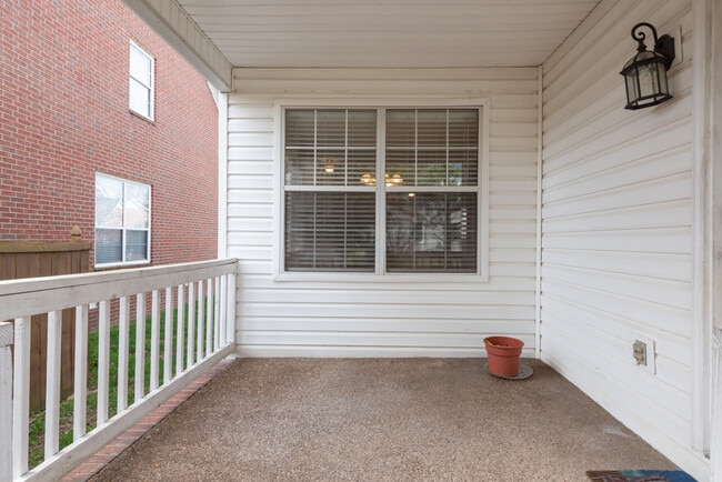 Building Photo - 3004 Helmsdale Ln