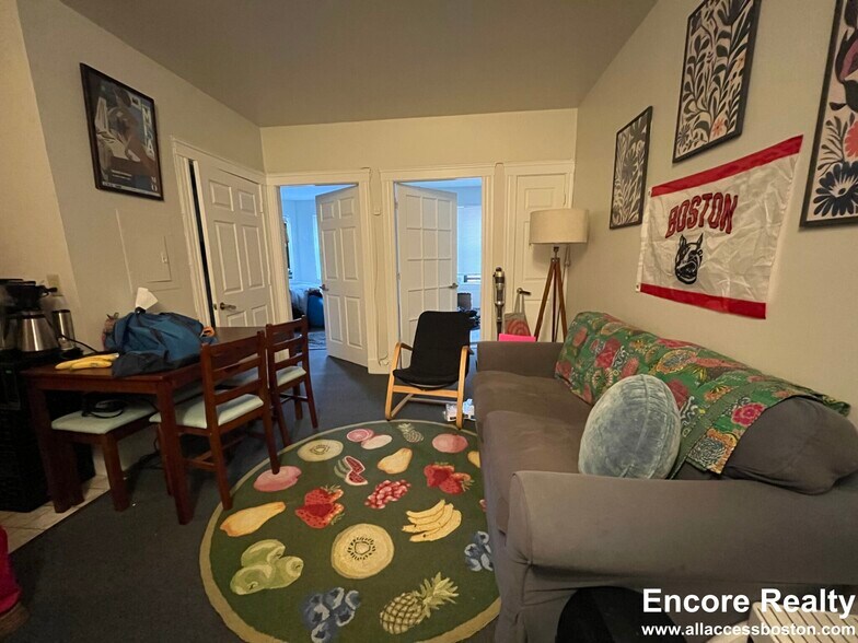 Building Photo - 16 Aberdeen St