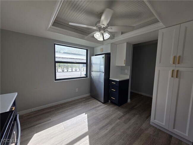 Building Photo - 1507 Cape Coral Pkwy W