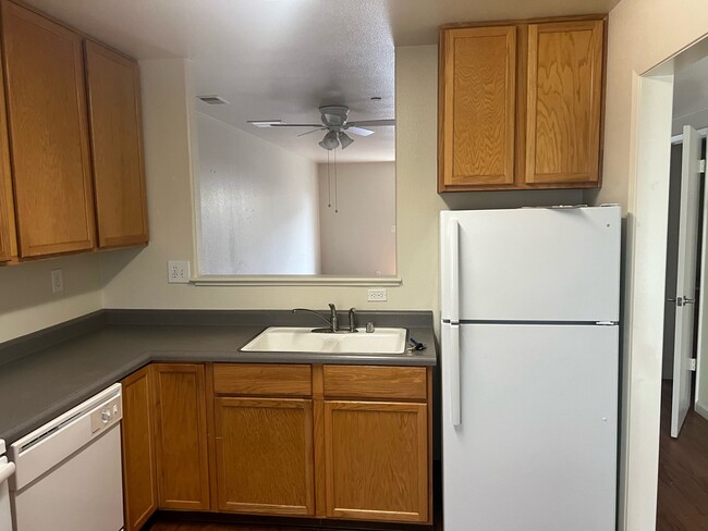 REFRIG, RANGE, DISHWASHER & MICROWAVE - 9000 Kern Ave