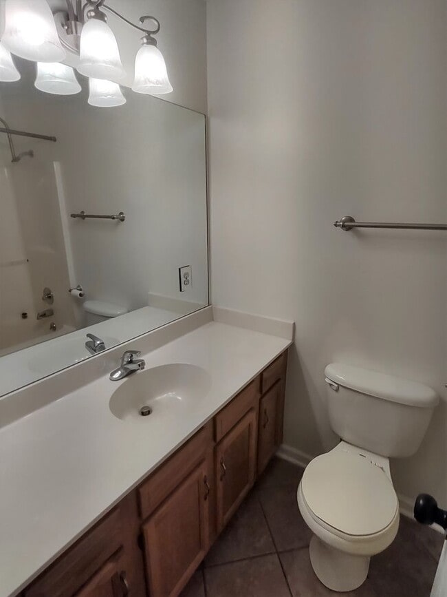 Building Photo - Beautiful Brick Ranch located in Cinnamon ...