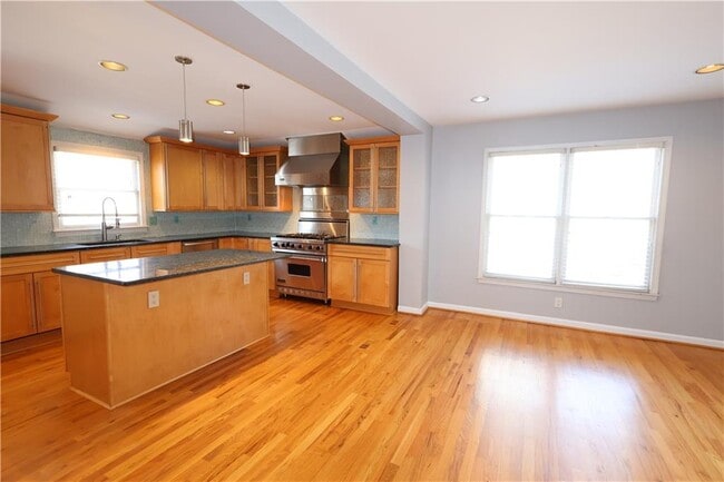 Building Photo - 1248 Defoor Ct NW