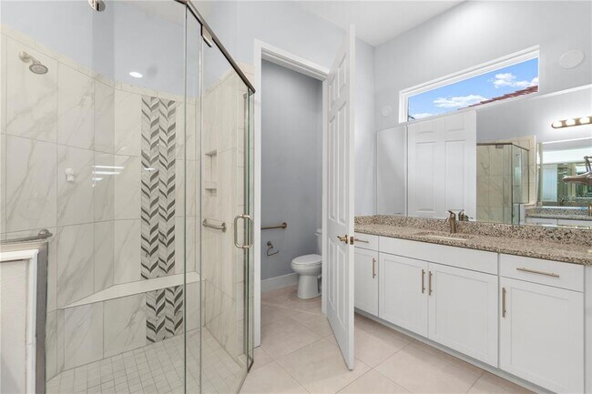 Building Photo - 2320 Symphony Cir