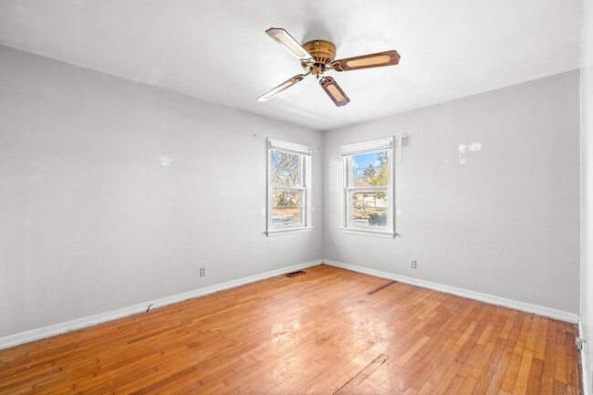 Building Photo - 2741 Clinton Cir