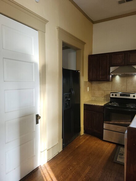 Building Photo - 37 S McLean Blvd