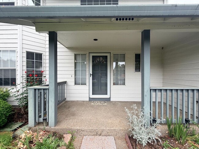 Building Photo - Wonderful 4 bedroom in desirable Hillsboro neighborhood.