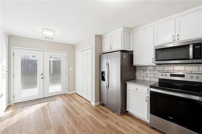 Building Photo - 2335 Winthrope Way Dr