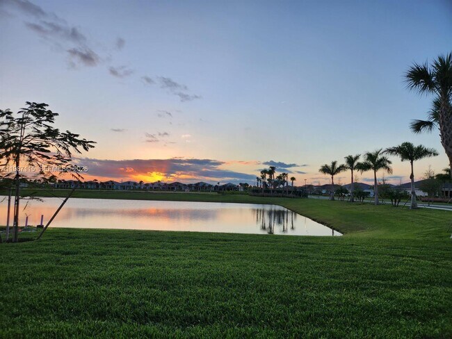 Building Photo - 5243 Rivo Alto Cir