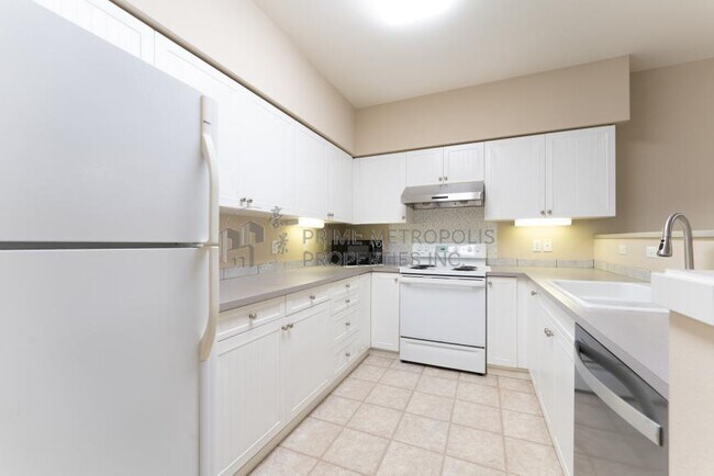 Building Photo - 2 bedroom in Lynnwood WA 98087