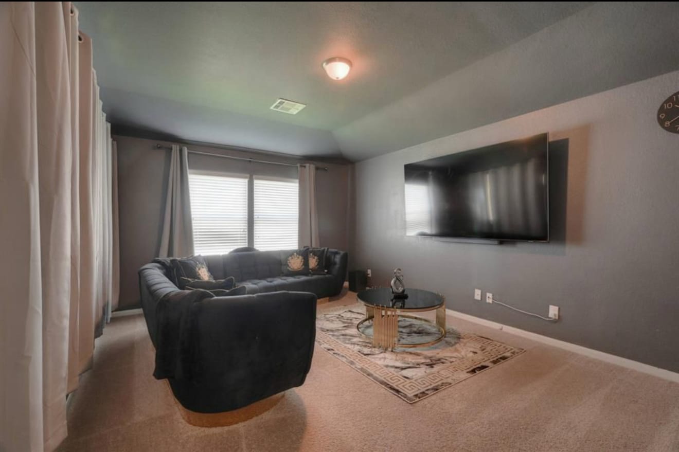 Building Photo - 5555 Casa Martin Dr