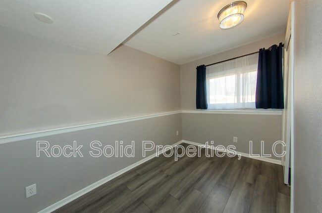 Building Photo - 5450 Atlantic Dr