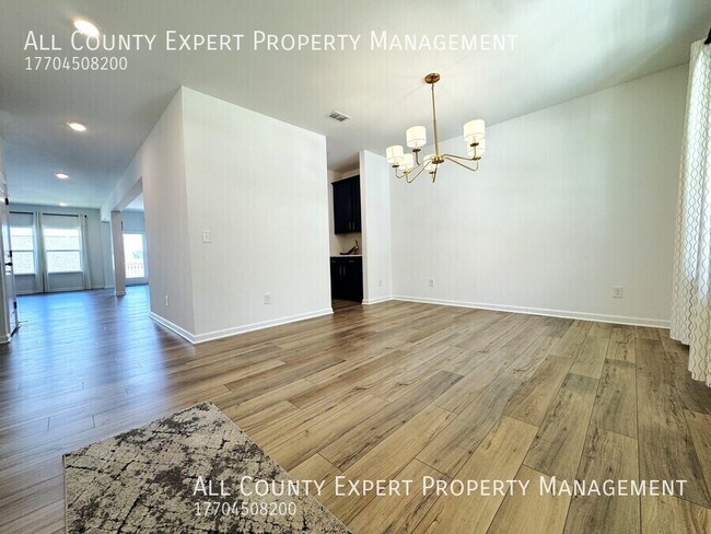 Building Photo - 690 Avignon Blvd