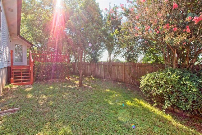 Building Photo - 108 Rio Vista Dr