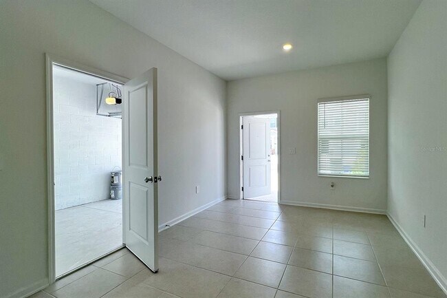 Building Photo - 2607 Skyline Lp
