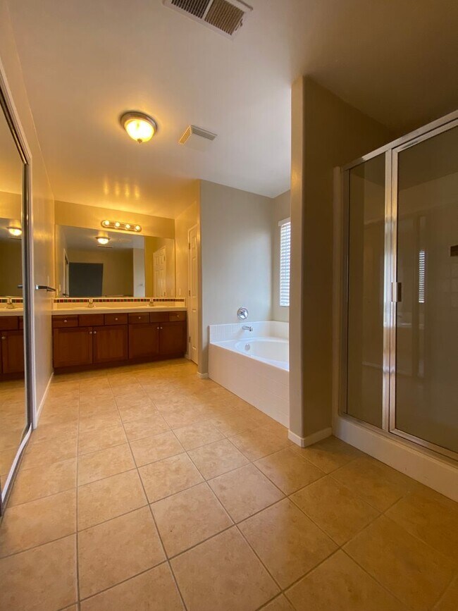 Building Photo - 11115 Cactus Valley Dr