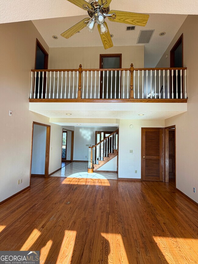 Building Photo - 1818 Union Carbide Rd