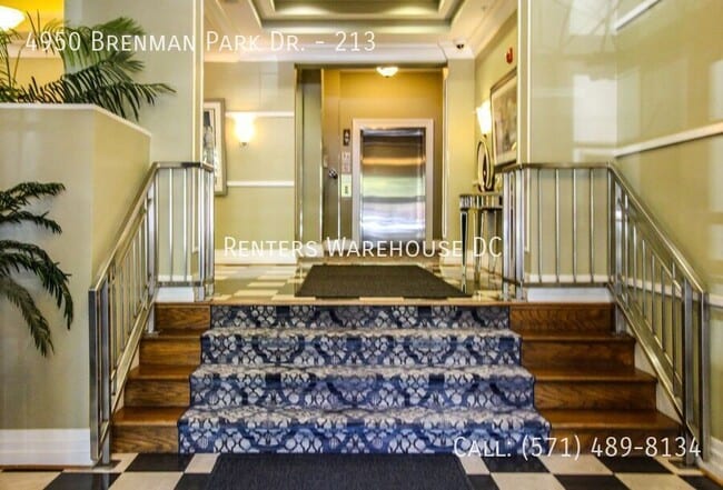 Building Photo - 4950 Brenman Park Dr
