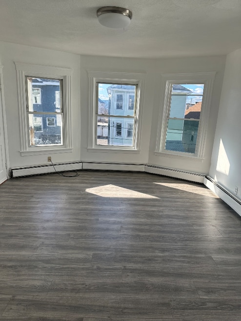 Building Photo - 191 Sabin St