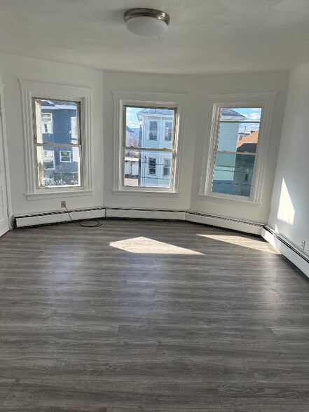 Primary Photo - 191 Sabin St