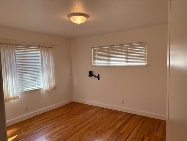 Building Photo - Beautiful Willow Glen 3 Bedroom 2.5 Bath Home.  Located in a desirable neighborhood.