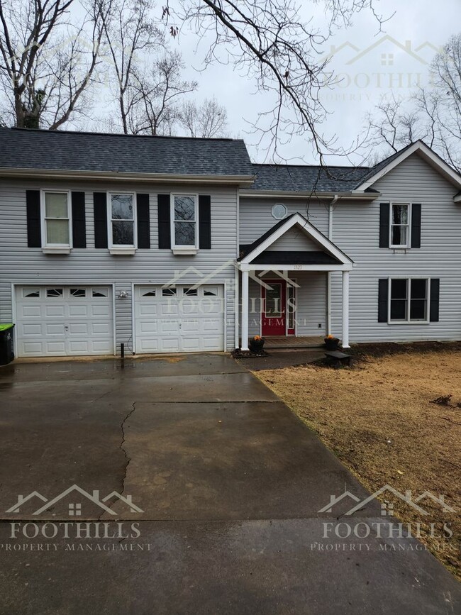 Primary Photo - Lakefront Home with Covered 2-Slip Dock! &...