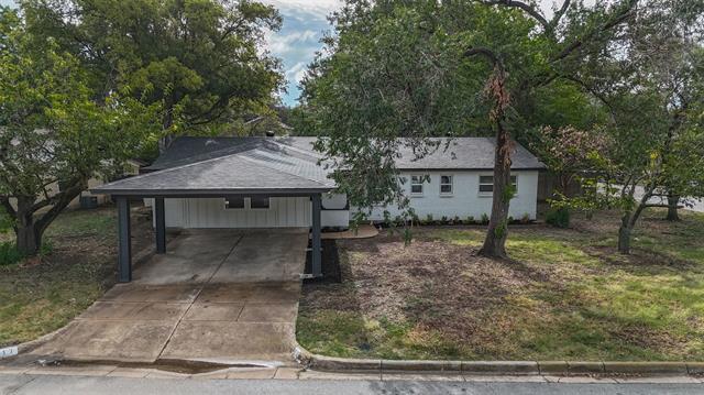 Building Photo - 217 Palomino Dr