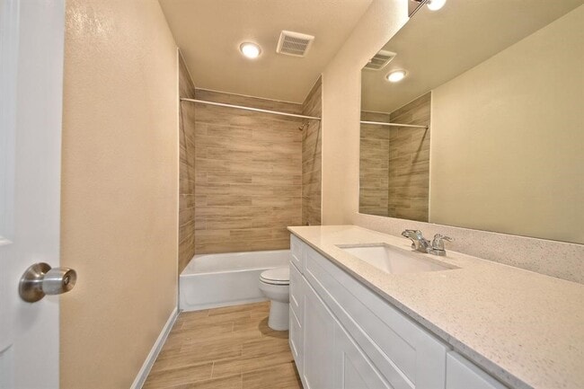Building Photo - 13518 Villa Arbor Dr
