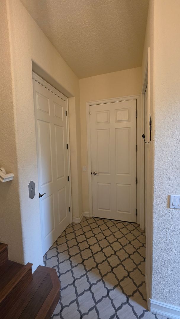 Building Photo - 3 bedroom 3 bathroom 2 car garage townhome in Mission Inn.