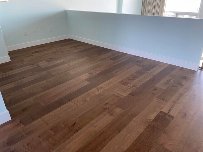 Building Photo - 311 Oak St