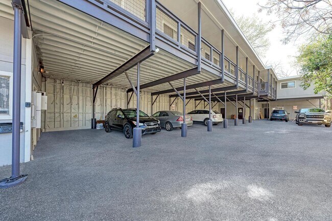 Building Photo - For Lease – Fully Furnished Studio Near UT