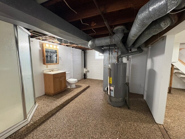 Building Photo - 17407 Woodbury Ave