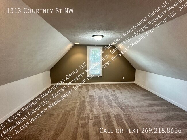 Building Photo - 1313 Courtney St NW