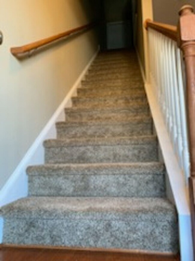 Building Photo - Charming 2 Bedroom, 2.5 Bath Townhouse Available in Hampton Forest!