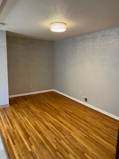 Living room - 738 William St