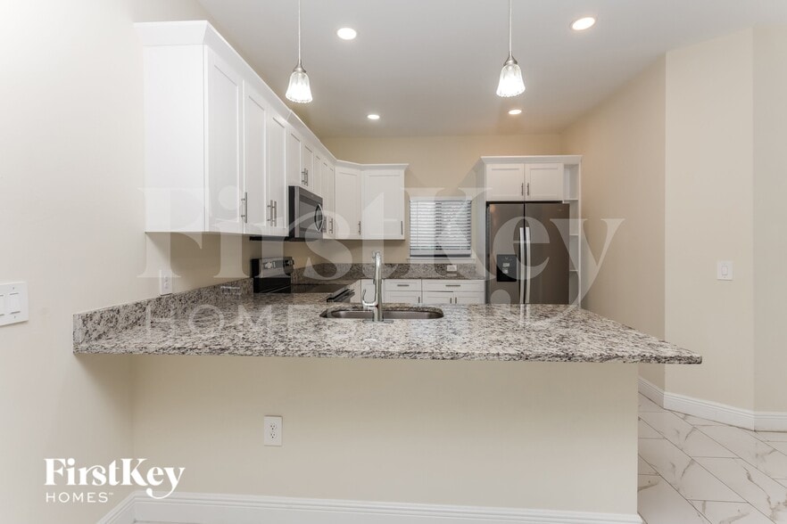 Building Photo - 2607 6th St SW