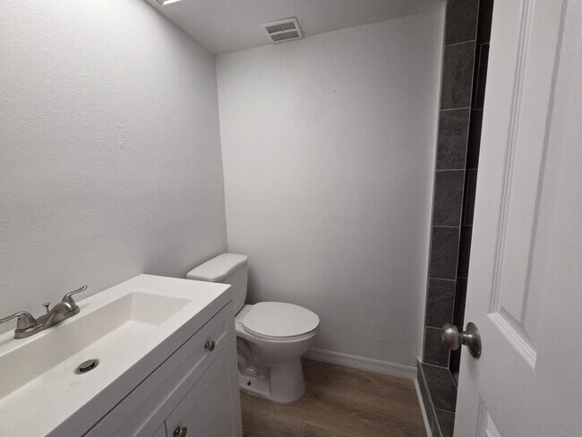 Building Photo - 4812 Jasper Dr