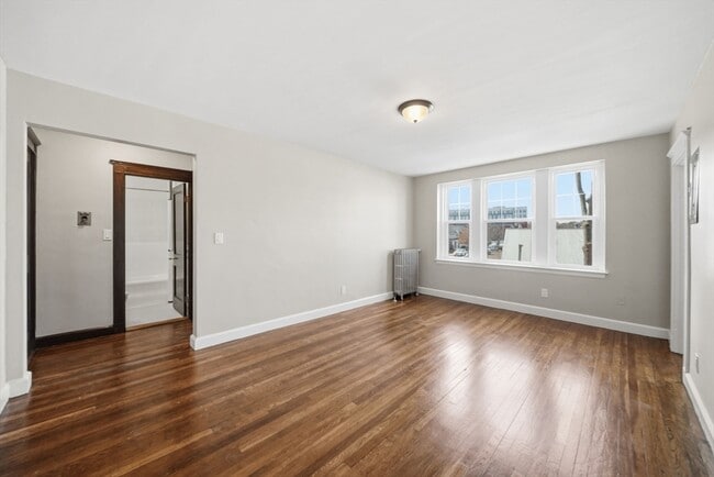 Building Photo - 41 Richardson Ave