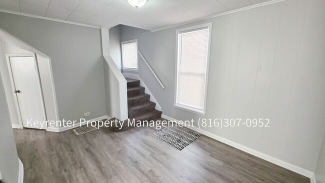 Building Photo - 142 N Bellaire Ave