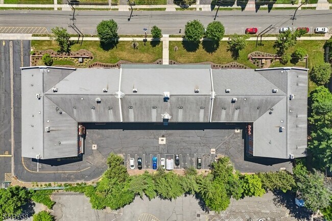 Building Photo - 260 Prospect St