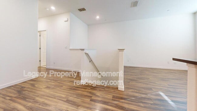 Building Photo - 3998 E Commerce Way