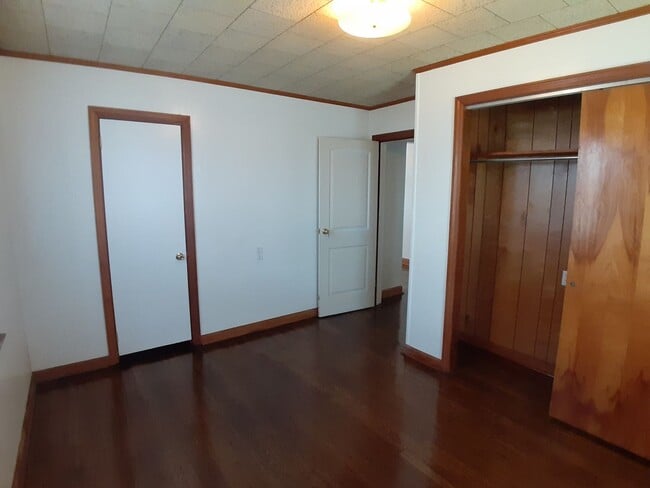 Building Photo - Radford, 2 BR / 1 BA, Available