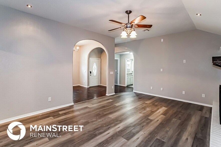 Building Photo - 3004 SW 124th St